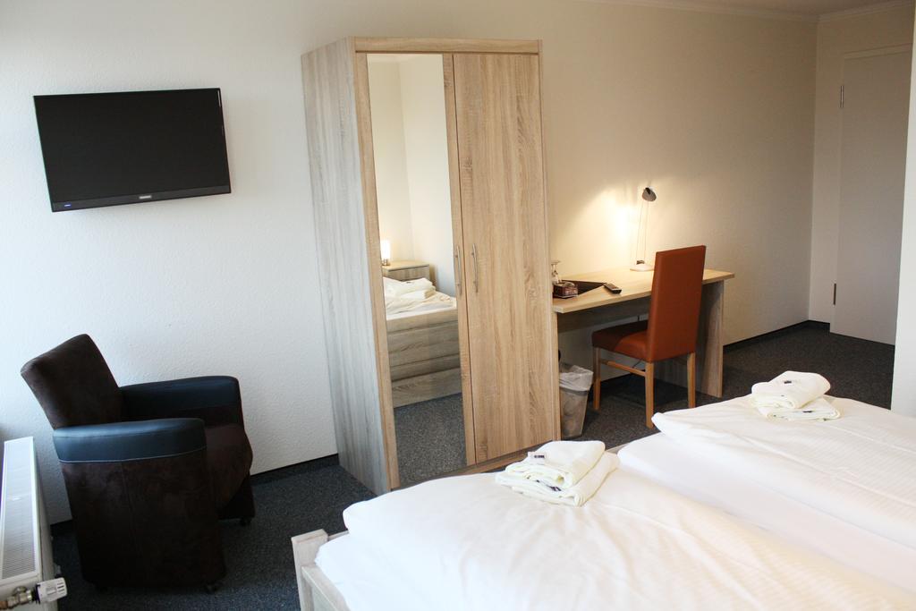 Hotel Zum Grossen Krug Wirdum Eksteriør billede